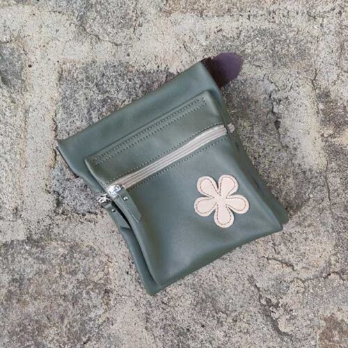 riñonera o bolso de cadera, verde, artesania, piel y cuero